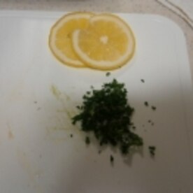 ラーメンの具 ちょっと贅沢 海鮮 レモンパセリ レシピ 作り方 By はちわれ413 楽天レシピ ラーメンの具 ちょっと贅沢 海鮮 レモンパセリ レシピ 作り方 By はちわれ413 楽天レシピ